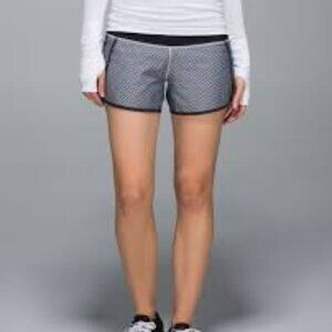 Lululemon Run Times Short *2-way Stretch Giant Herringbone Swift Black White 4